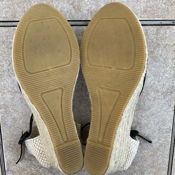 L.K.Bennett Harrison Suede Wedge Heel Sandals - Picture 13 of 16